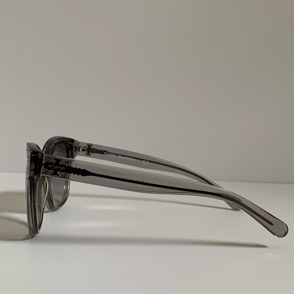 ‼️SOLD‼️ Tory Burch Retro Cat Eye Grey Sunglasses - Picture 3 of 8